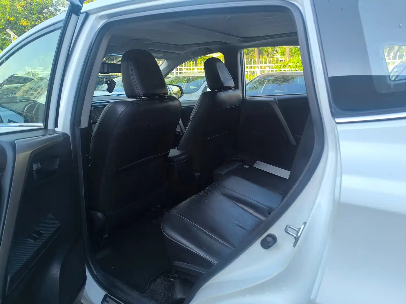 Toyota RAV4 Rongfang 2015 2.5L Automatic 4WD Elite Edition фото 4