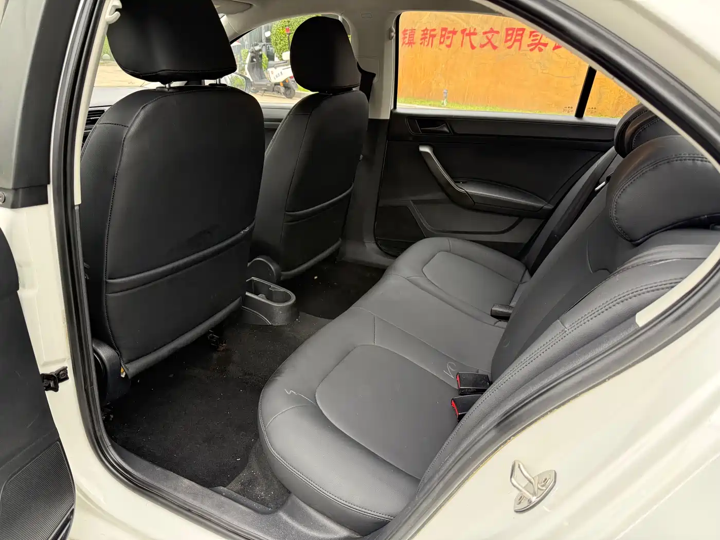 Volkswagen Santana 2016 1.6L Automatic Trend Edition фото 10