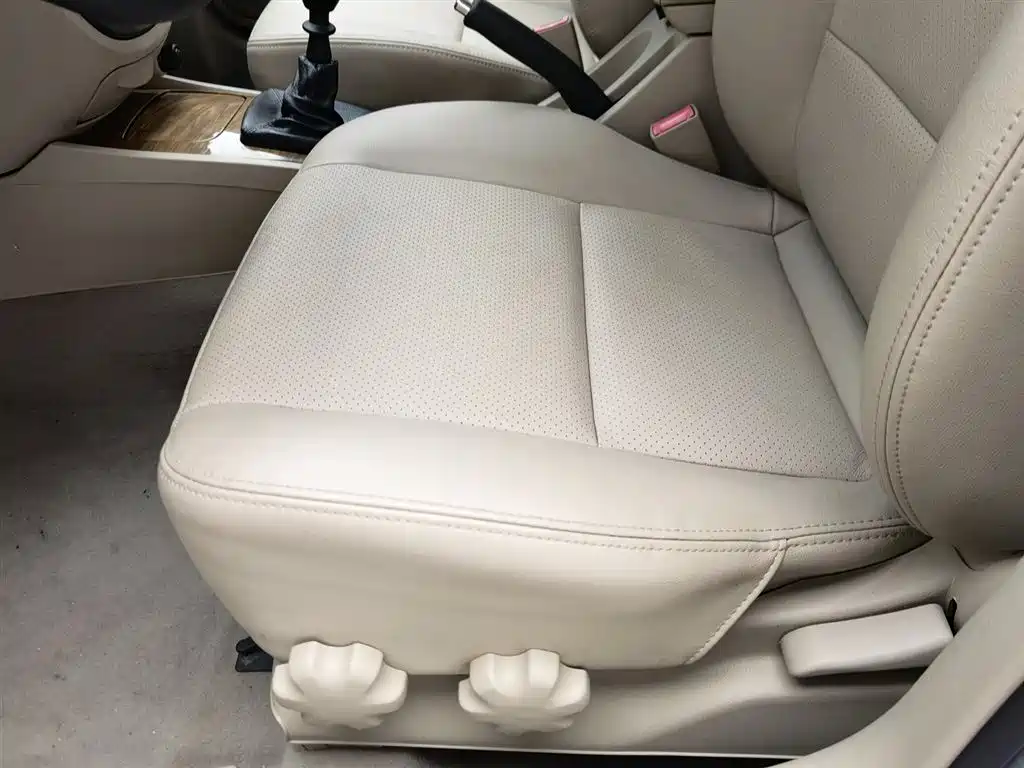 Buick Excelle 2015 1.5L Manual Premium фото 20