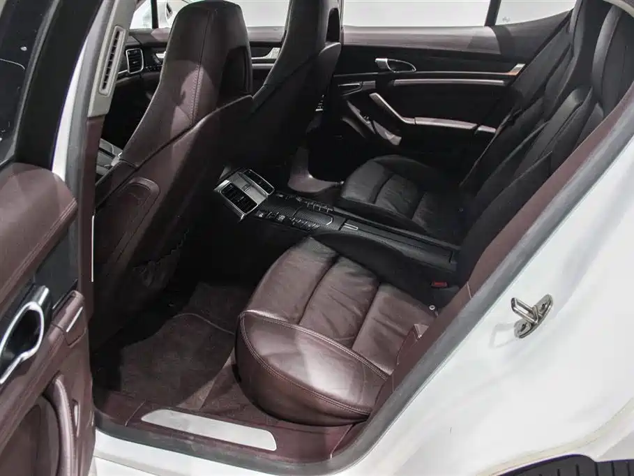 Porsche Panamera 2014 Panamera 3.0T фото 11