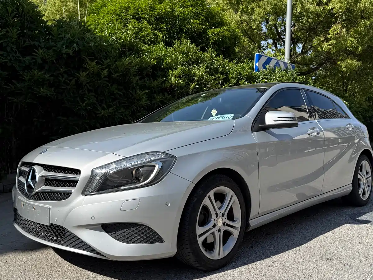 Mercedes-Benz A-Class (Import) 2015 A 180