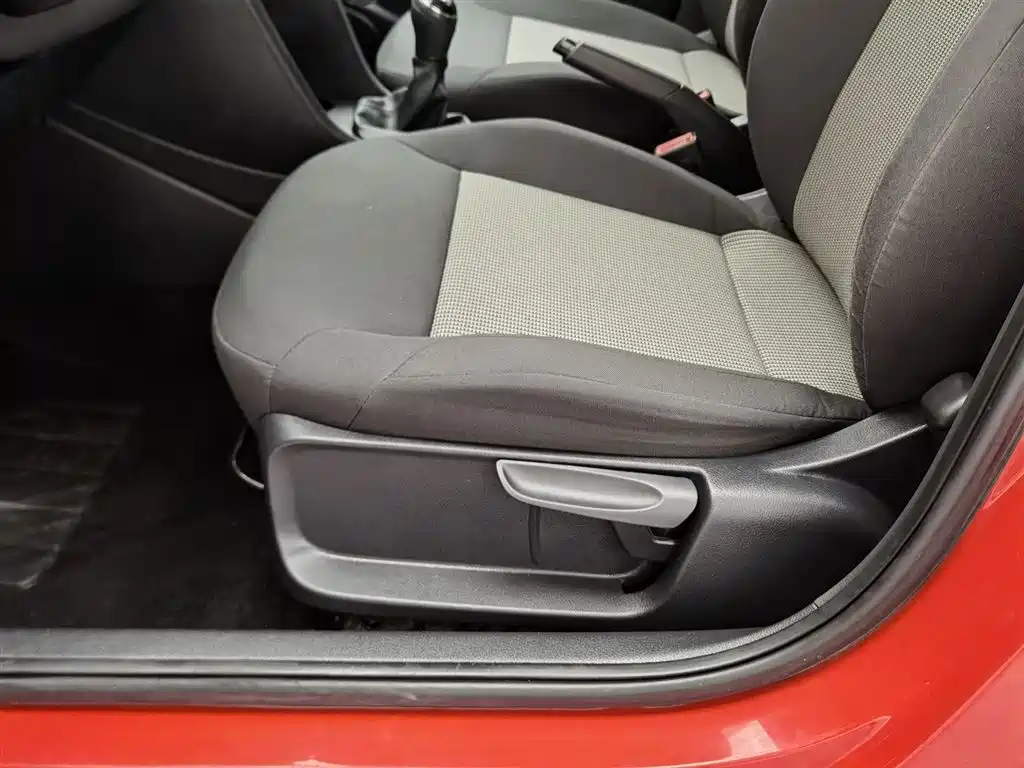 Volkswagen Polo 2016 1.4L Manual Trend фото 20