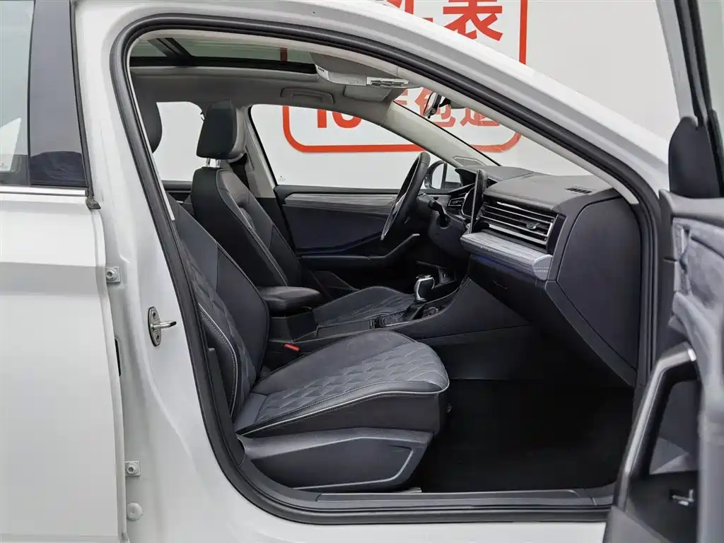 Volkswagen Sagitar 2023 300TSI DSG Surpassing Edition фото 23