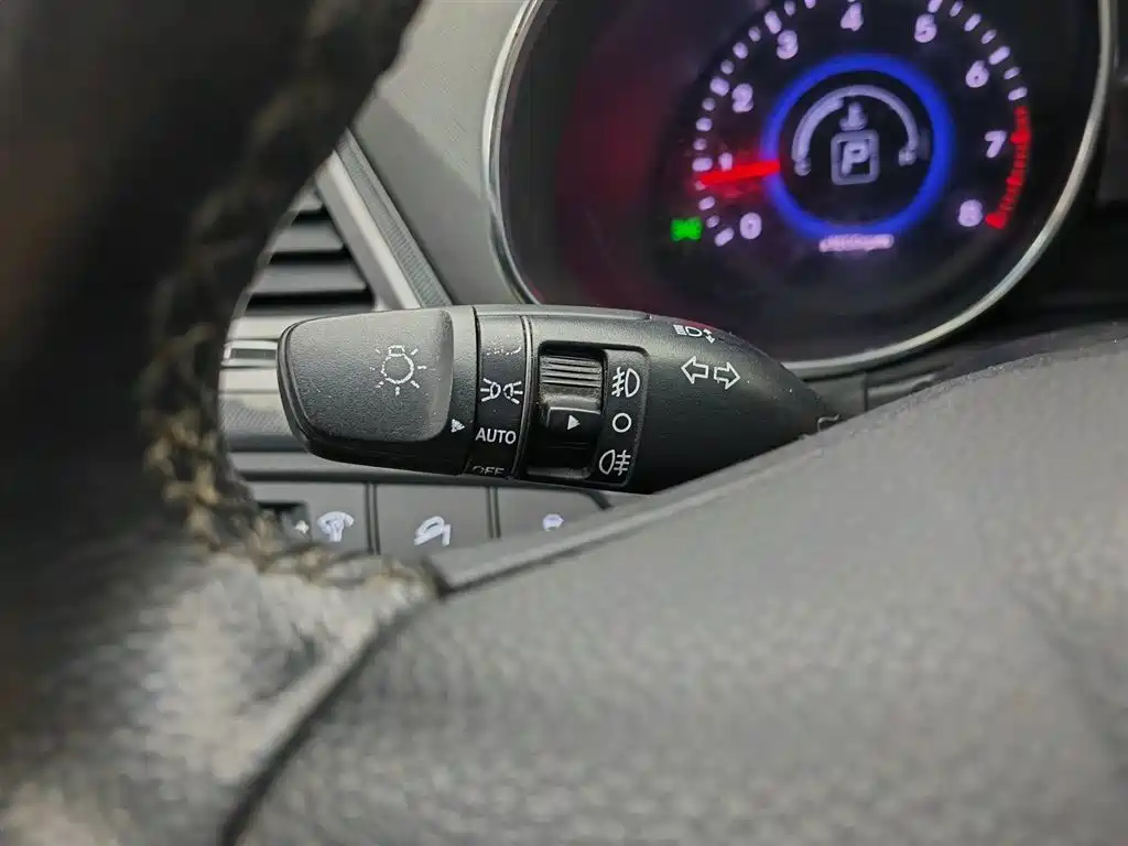Hyundai Santa Fe 2015 2.0T Automatic 2WD Smart 5-Seater фото 21