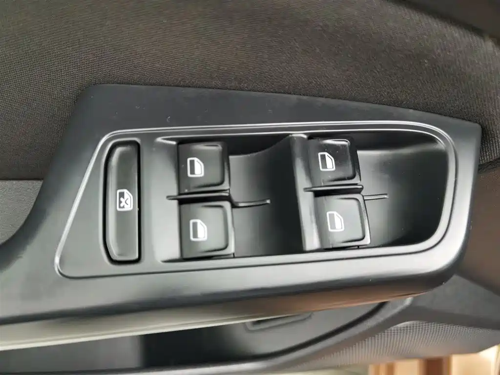 Volkswagen Lamando 2018 230TSI DSG Trend Edition фото 9