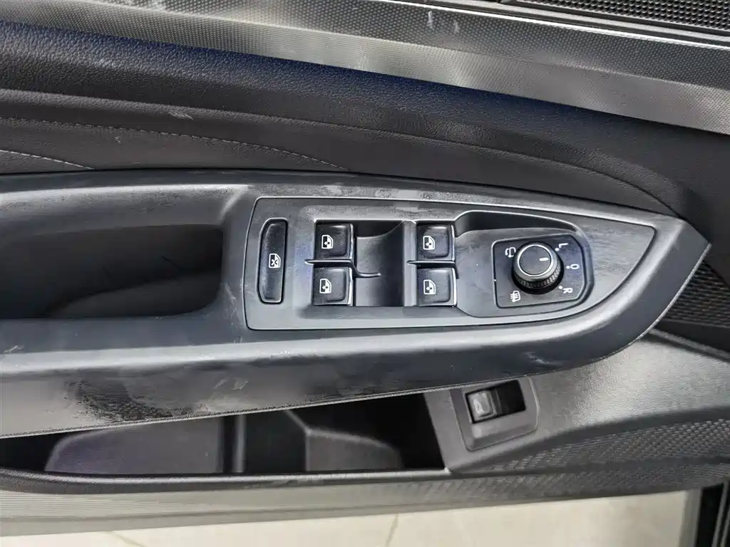 Volkswagen Passat 2023 Facelift 380TSI Luxury Edition фото 9