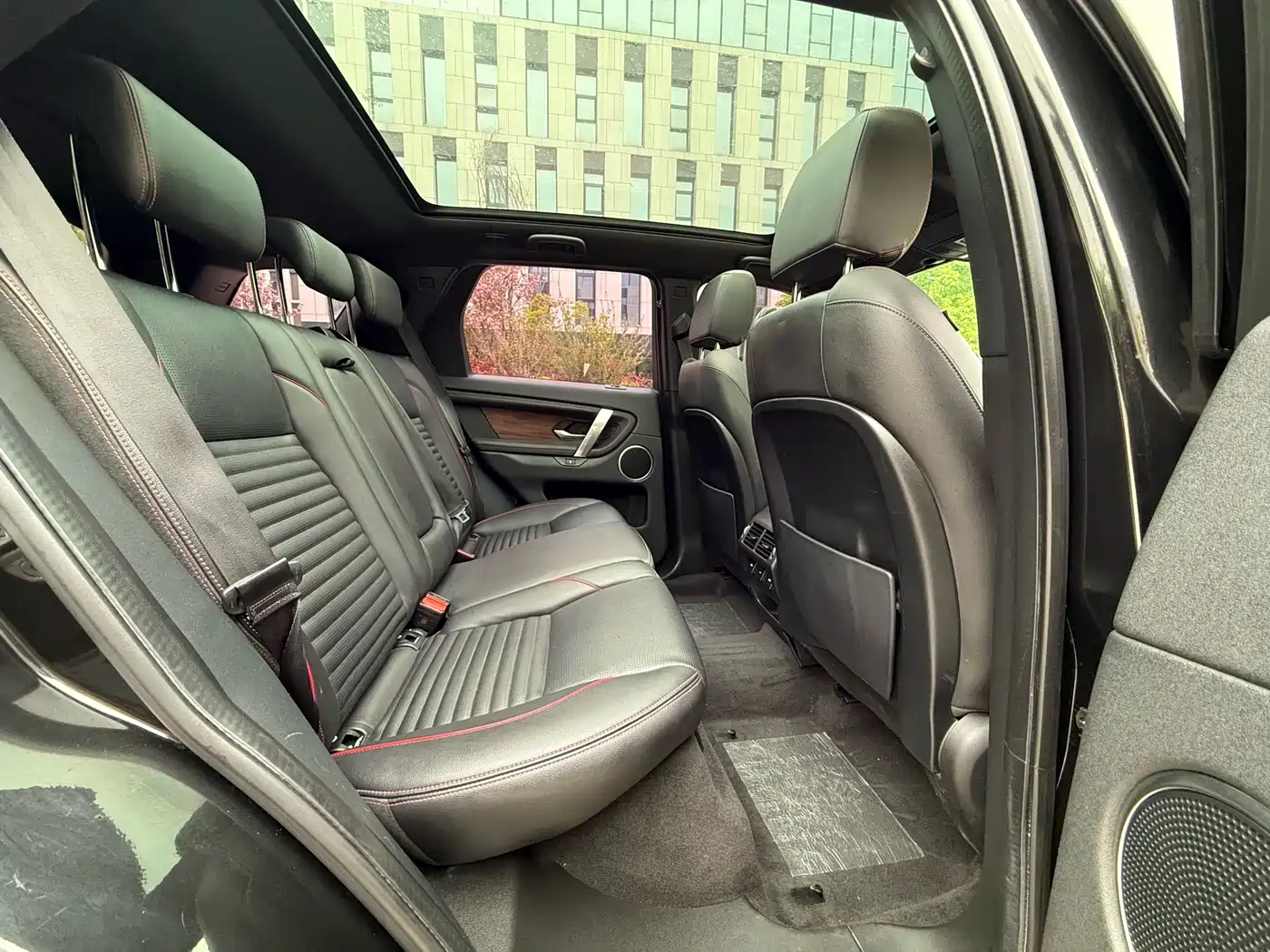 LAND ROVER DISCOVER SPORTS