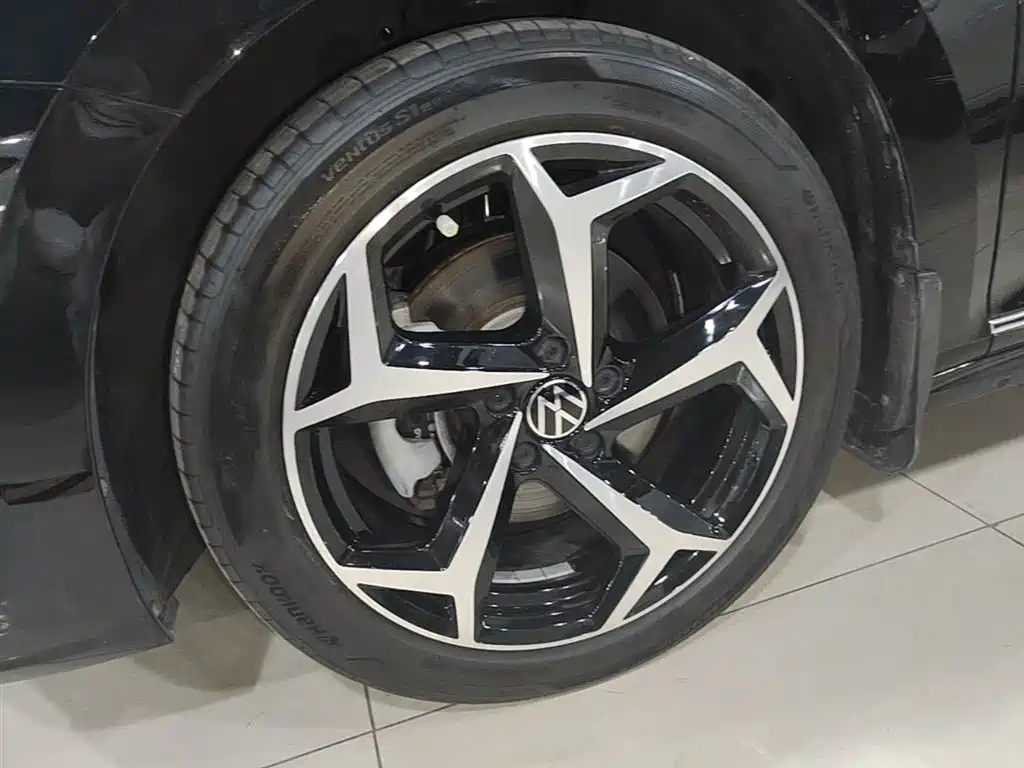 Volkswagen Passat 2024 330TSI Starlight Elite Edition фото 23