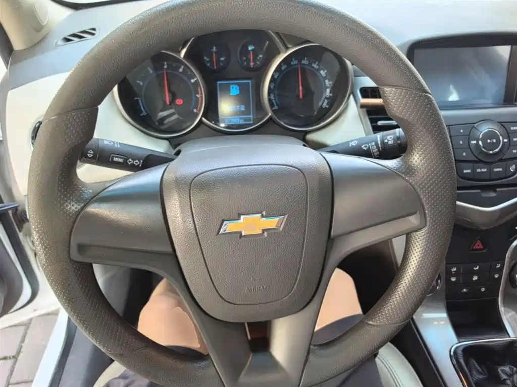 Chevrolet Cruze 2015 1.5L Classic SE MT фото 11