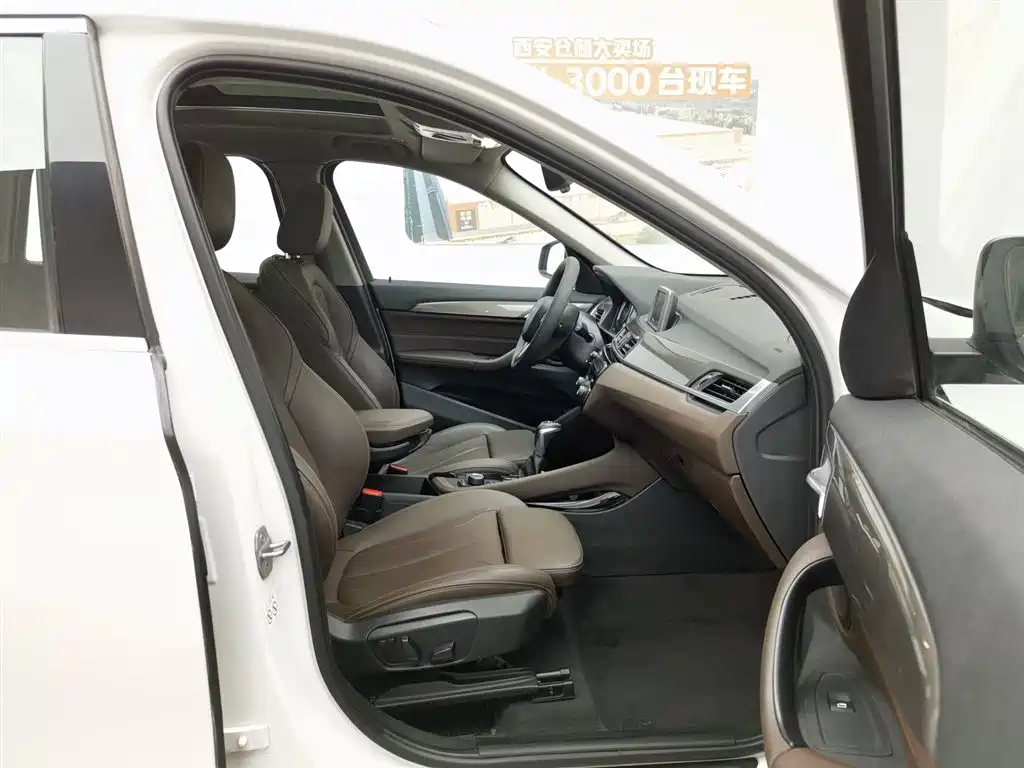 BMW X1 2019 sDrive18Li Premium Model фото 23