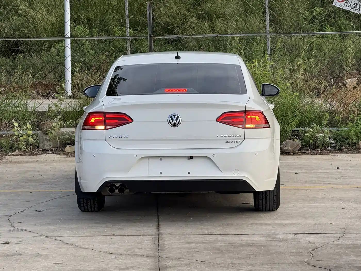 Volkswagen Lamando 2017 230TSI DSG Trend Edition фото 7