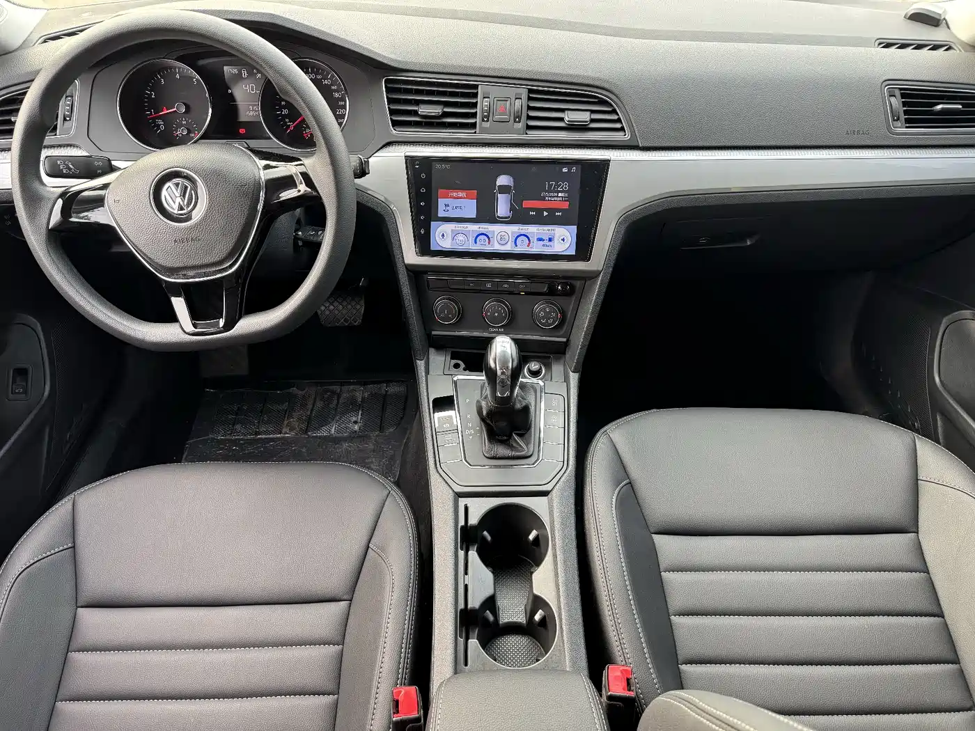 Volkswagen Lamando 2017 230TSI DSG Trend Edition фото 13
