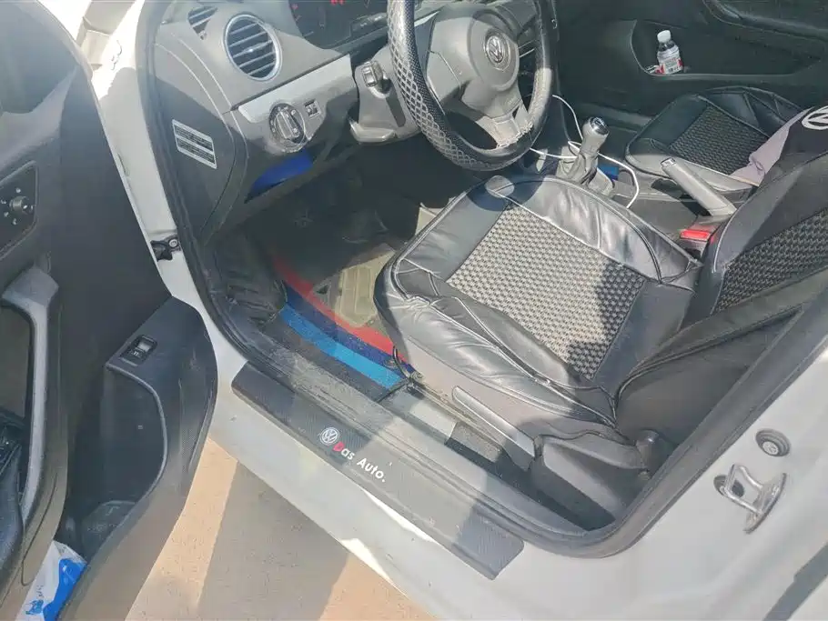 Volkswagen Jetta 2015 1.6L Manual Trend фото 9
