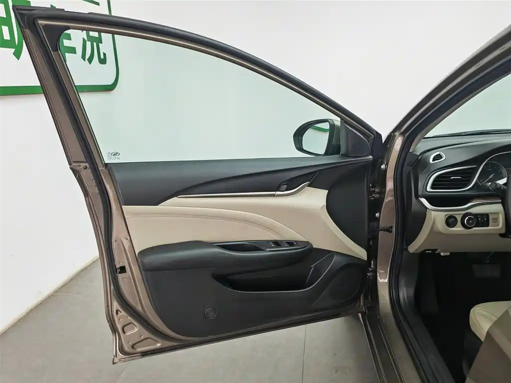 Buick Excelle 2017 15N Automatic Luxury фото 8
