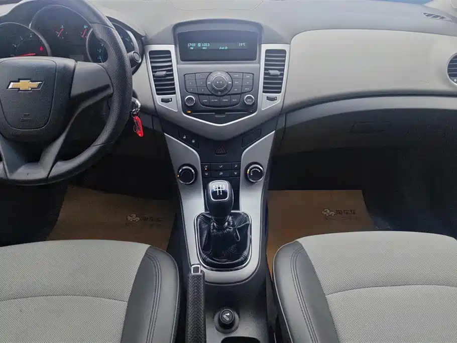 Chevrolet Cruze 2011 2009 1.6L SL MT