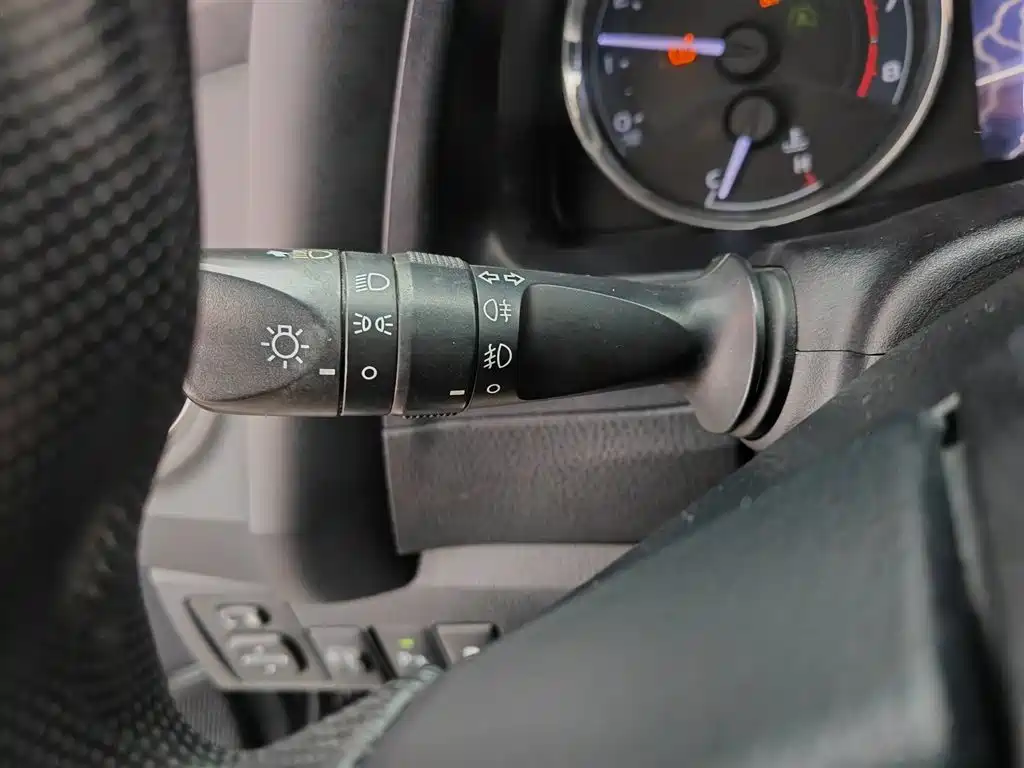 Toyota Levin 2018 185T CVT Premium Edition China V фото 21