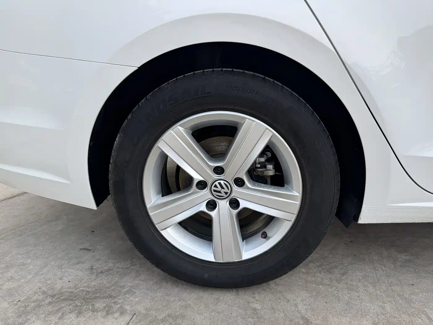 Volkswagen Lamando 2017 230TSI DSG Trend Edition фото 8