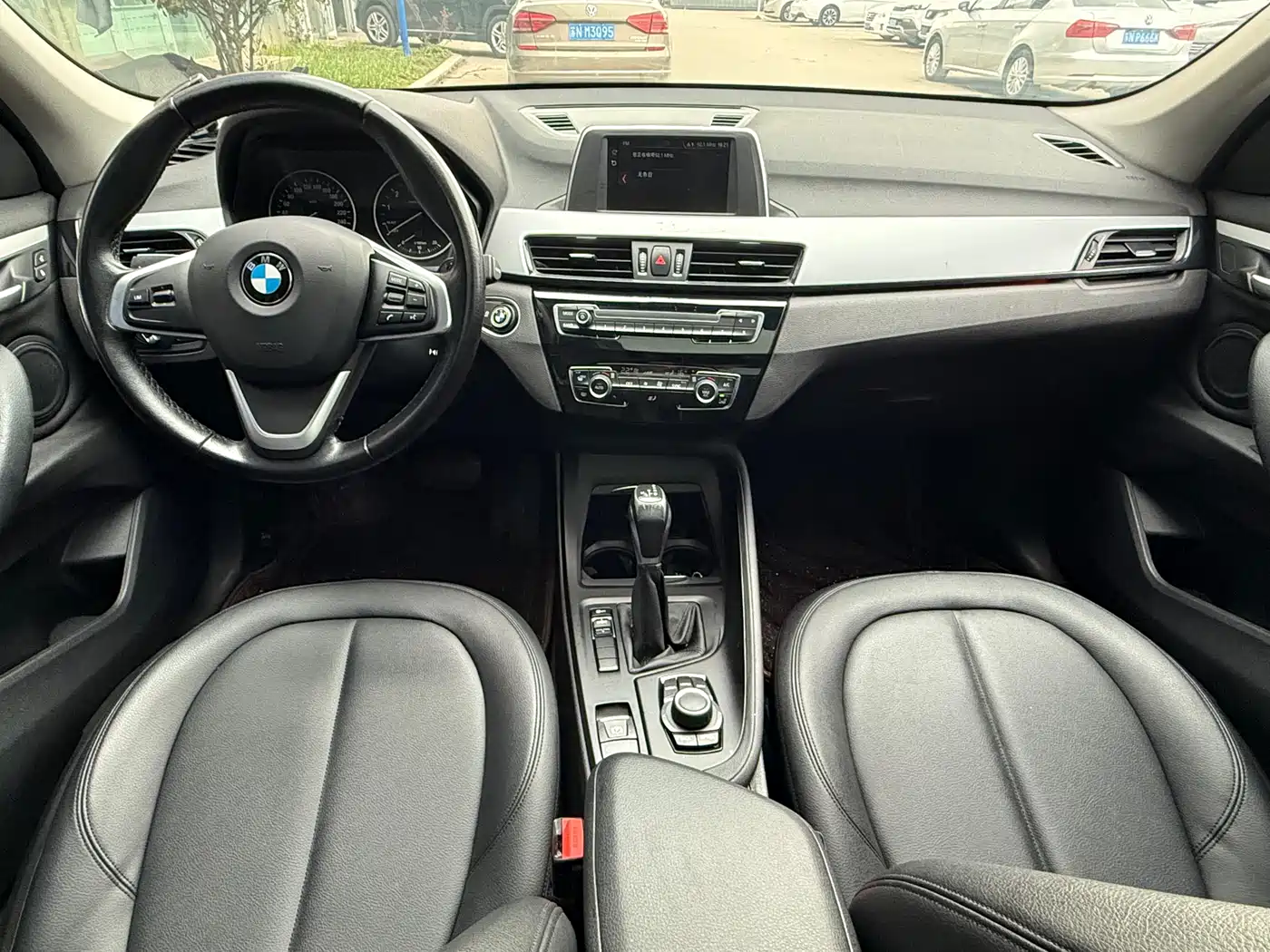 BMW X1 2018 sDrive18Li Fashion Model фото 9