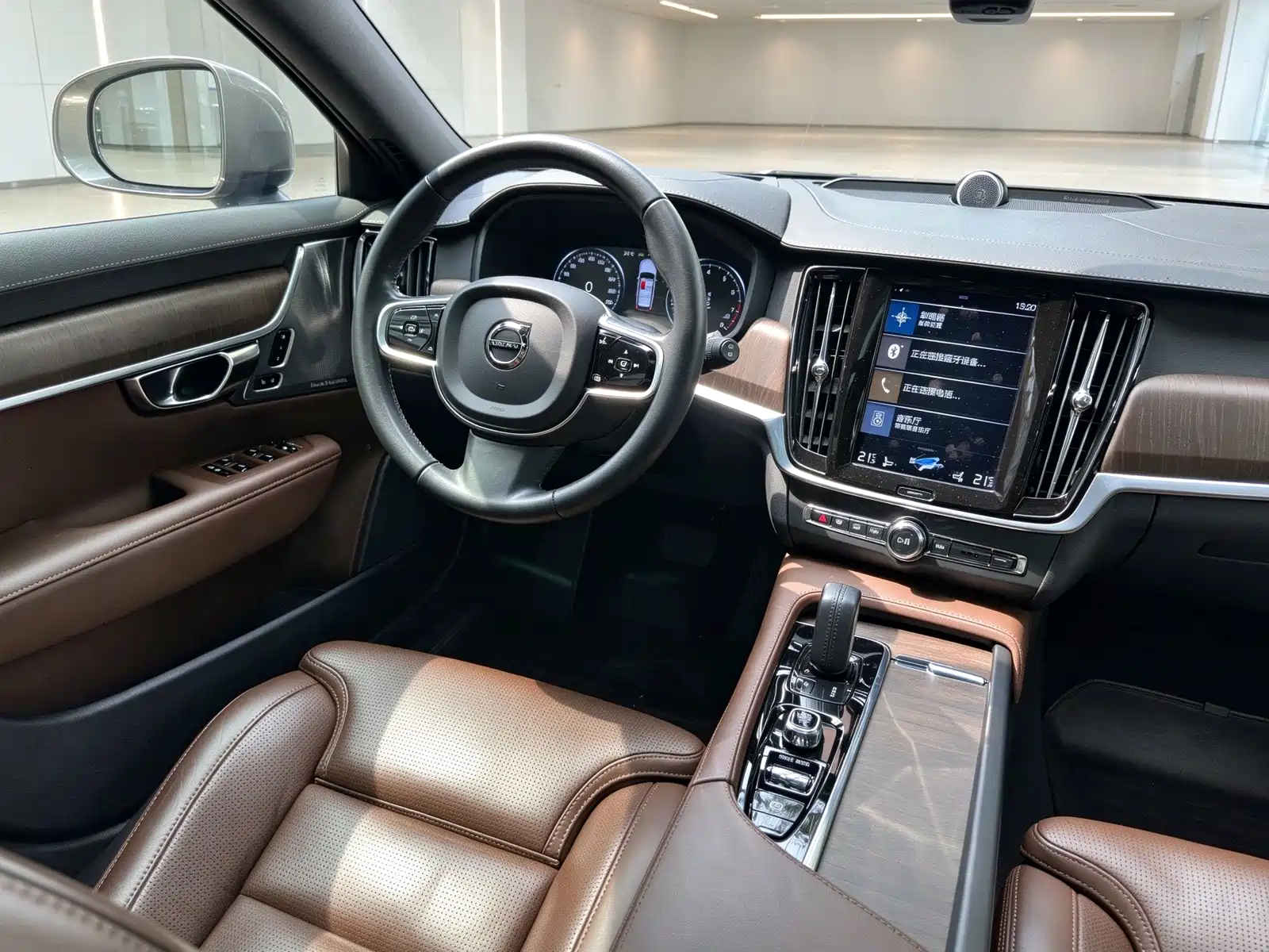 Photo 16 - Volvo V90