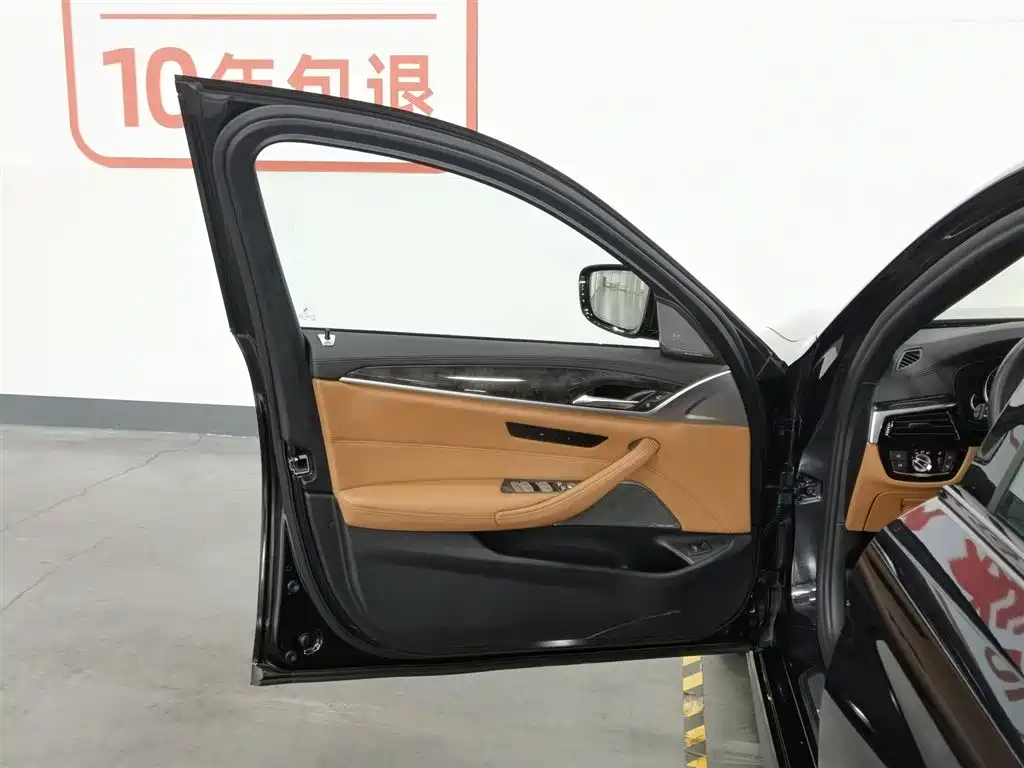 BMW 5 Series 2018 530Li Premium M Sport Package фото 8