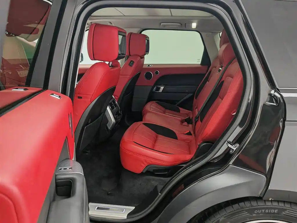 Land Rover Range Rover Sport 2021 3.0 L6 Gloss Black Edition фото 15