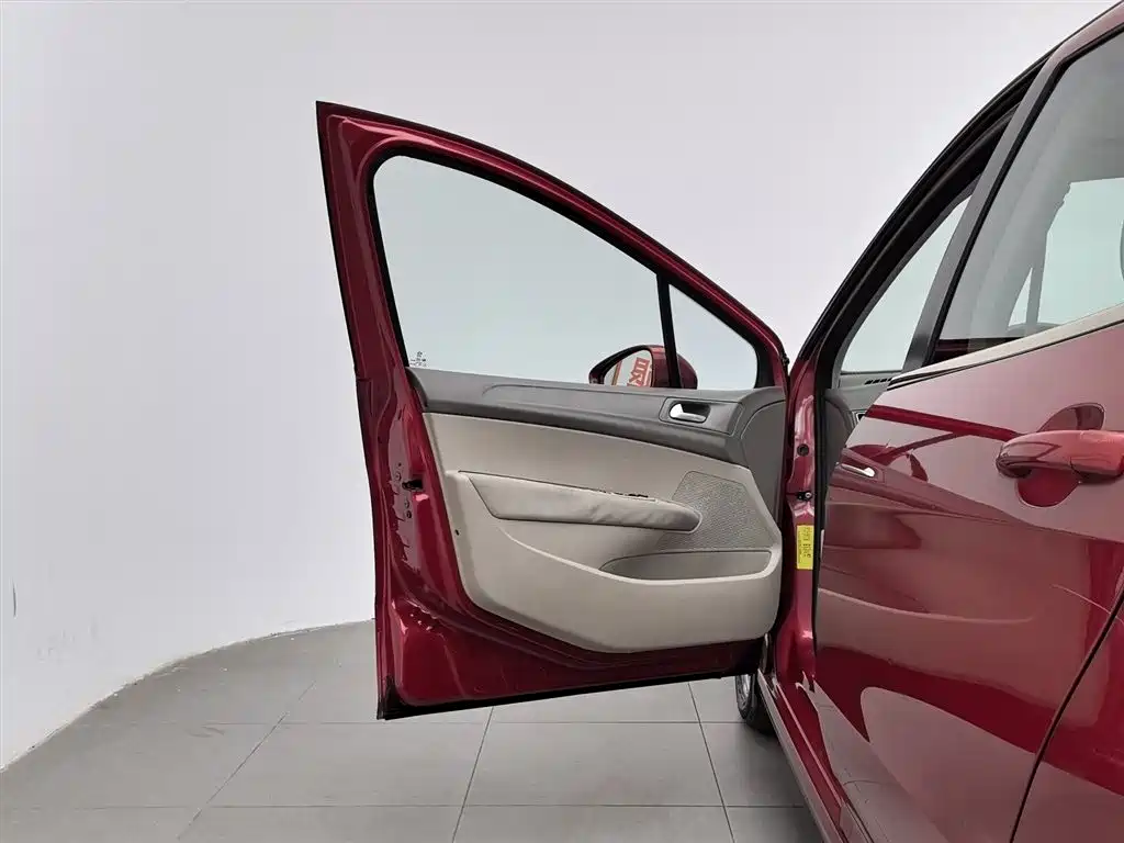 Peugeot 308 2013 Model 1.6L Manual Superior Style фото 8