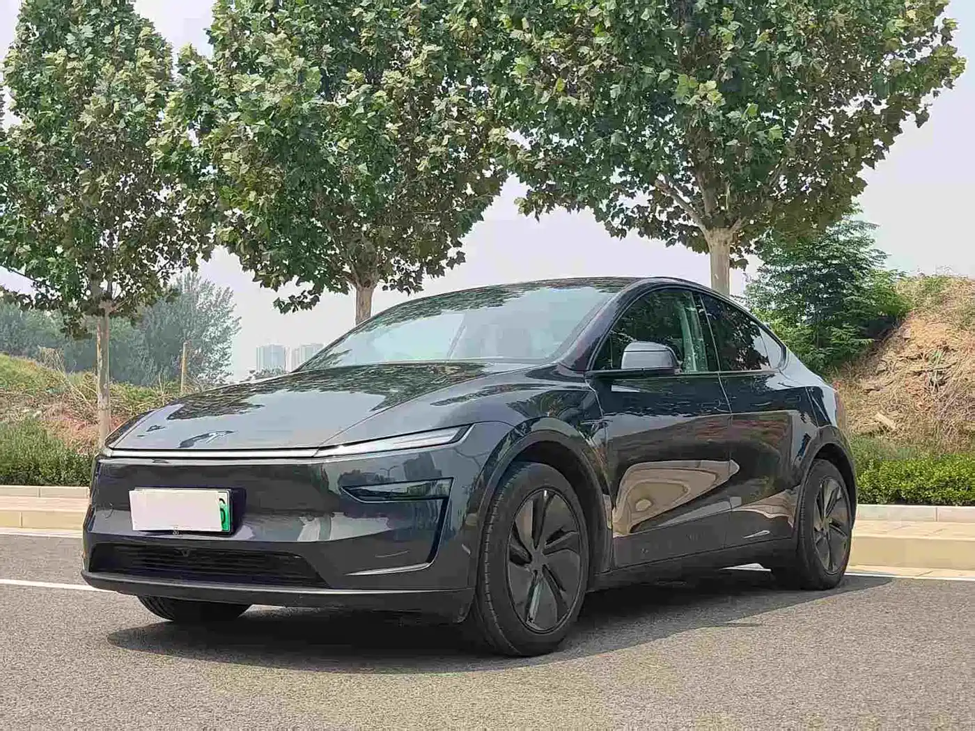 Tesla Model Y 2025 Rear-Wheel Drive