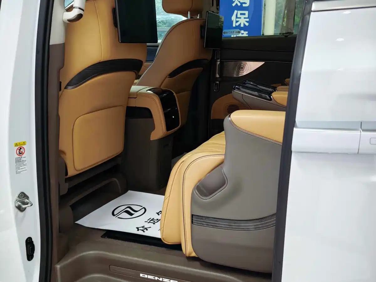 Denza D9 2022 2022 DM-i 970 All-Wheel Drive Honor Edition
