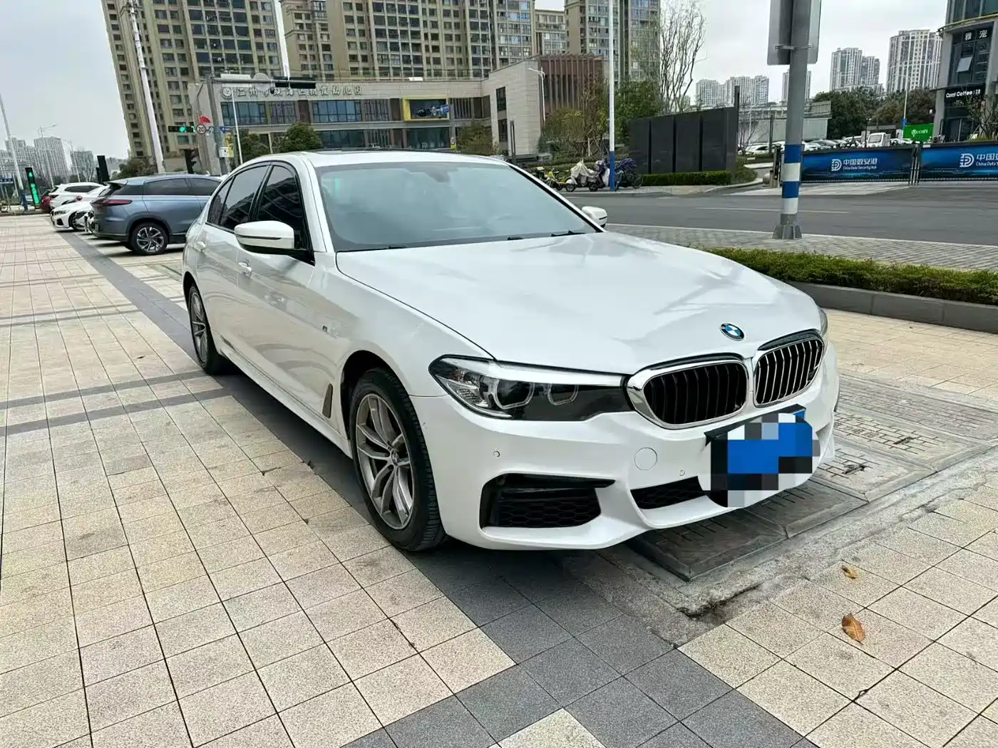 BMW 5 Series 2019 525Li M Sport Package фото 4