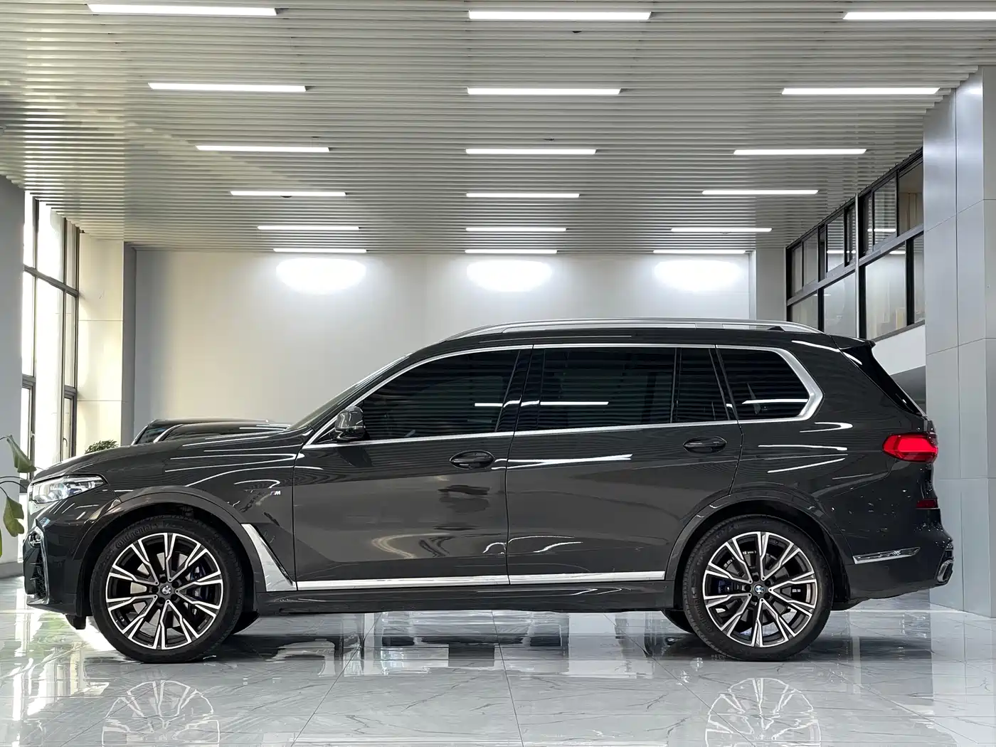 BMW X7 2021 xDrive40i Executive M Sport Package фото 4