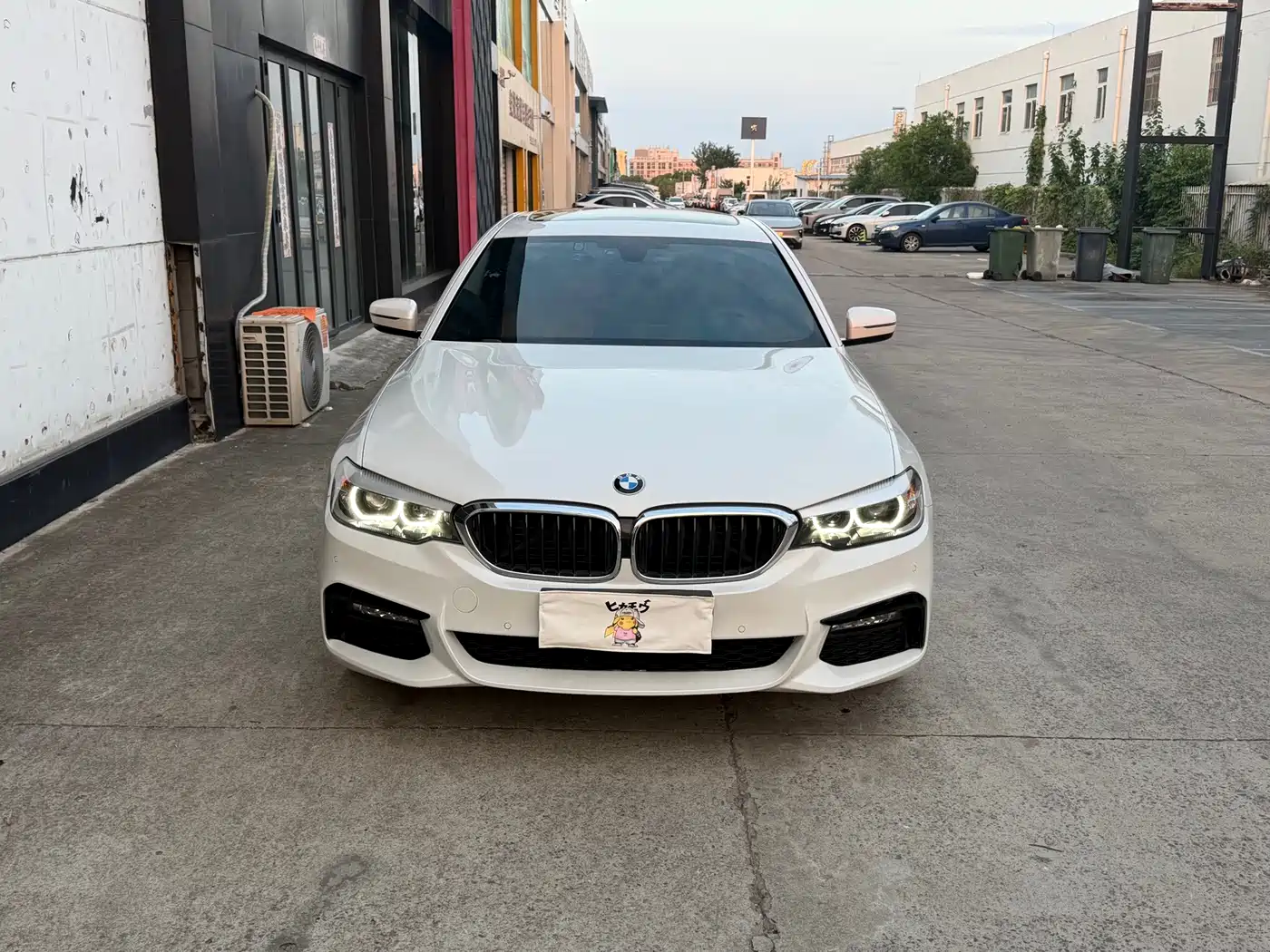 Photo 2 - BMW 5 Series