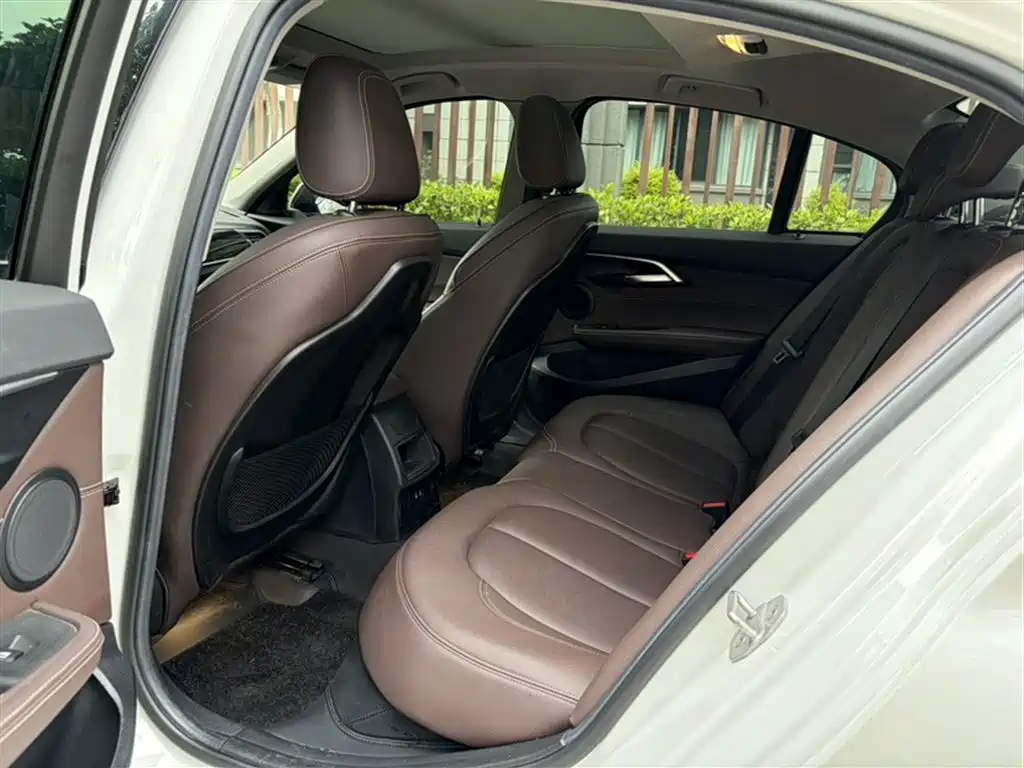 BMW 1 Series 2020 Model 120i M Sport Package фото 12