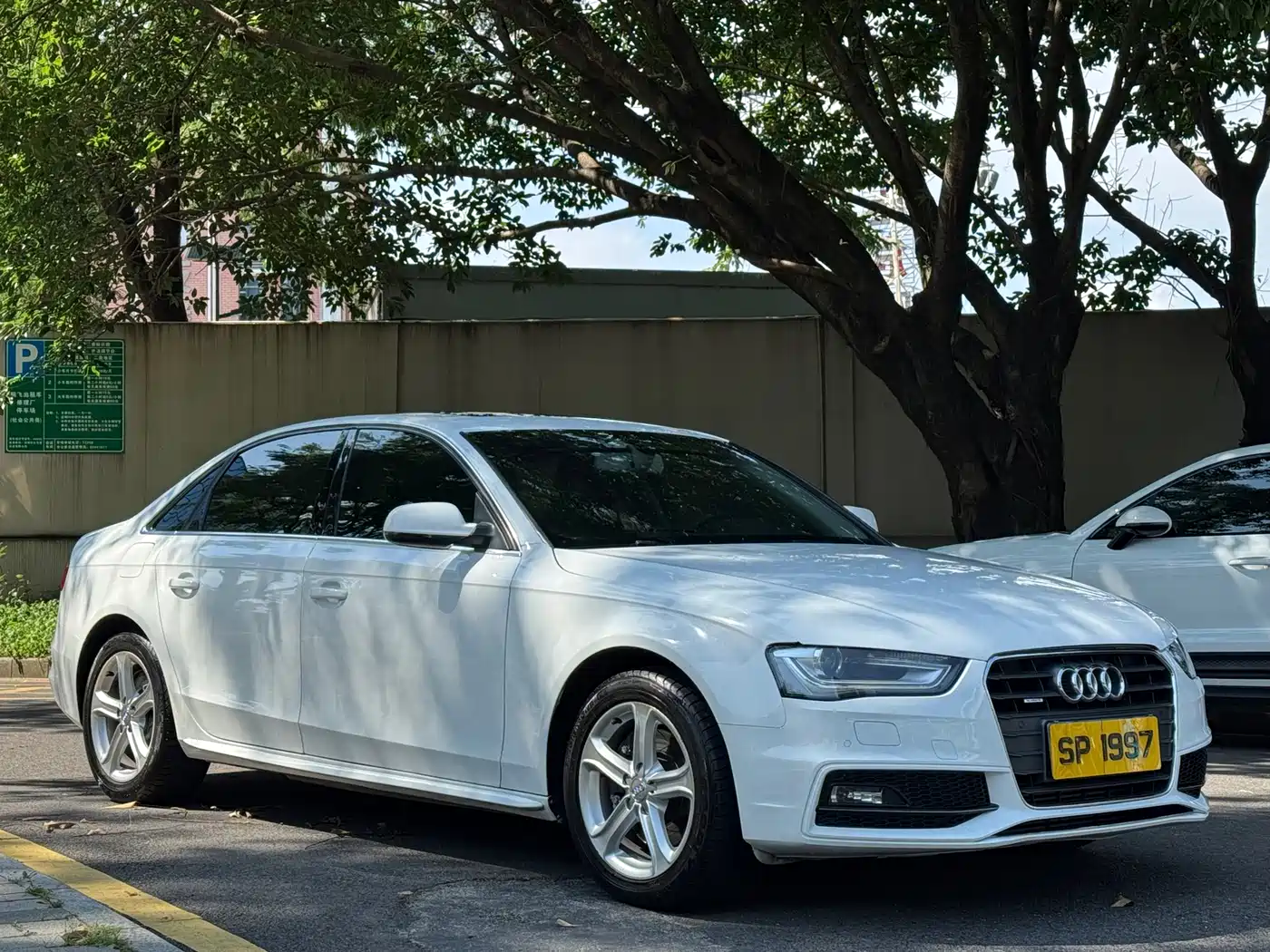 Audi A4L 2015 45 TFSI quattro Individual Sport фото 3