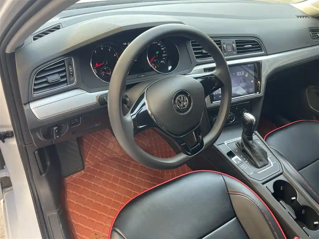 Volkswagen Lamando 2018 230TSI DSG Trend Edition фото 19