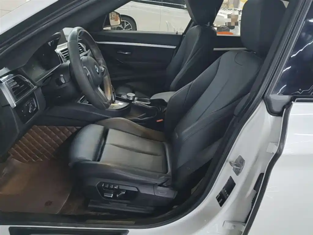 BMW 3 Series GT 2019 320i M Sport Package фото 15