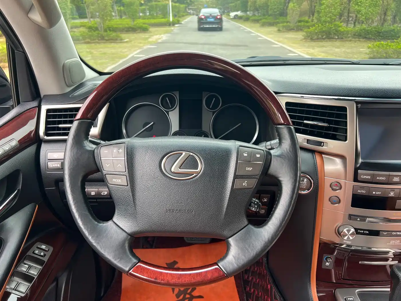 Lexus LX 2013 570 фото 19