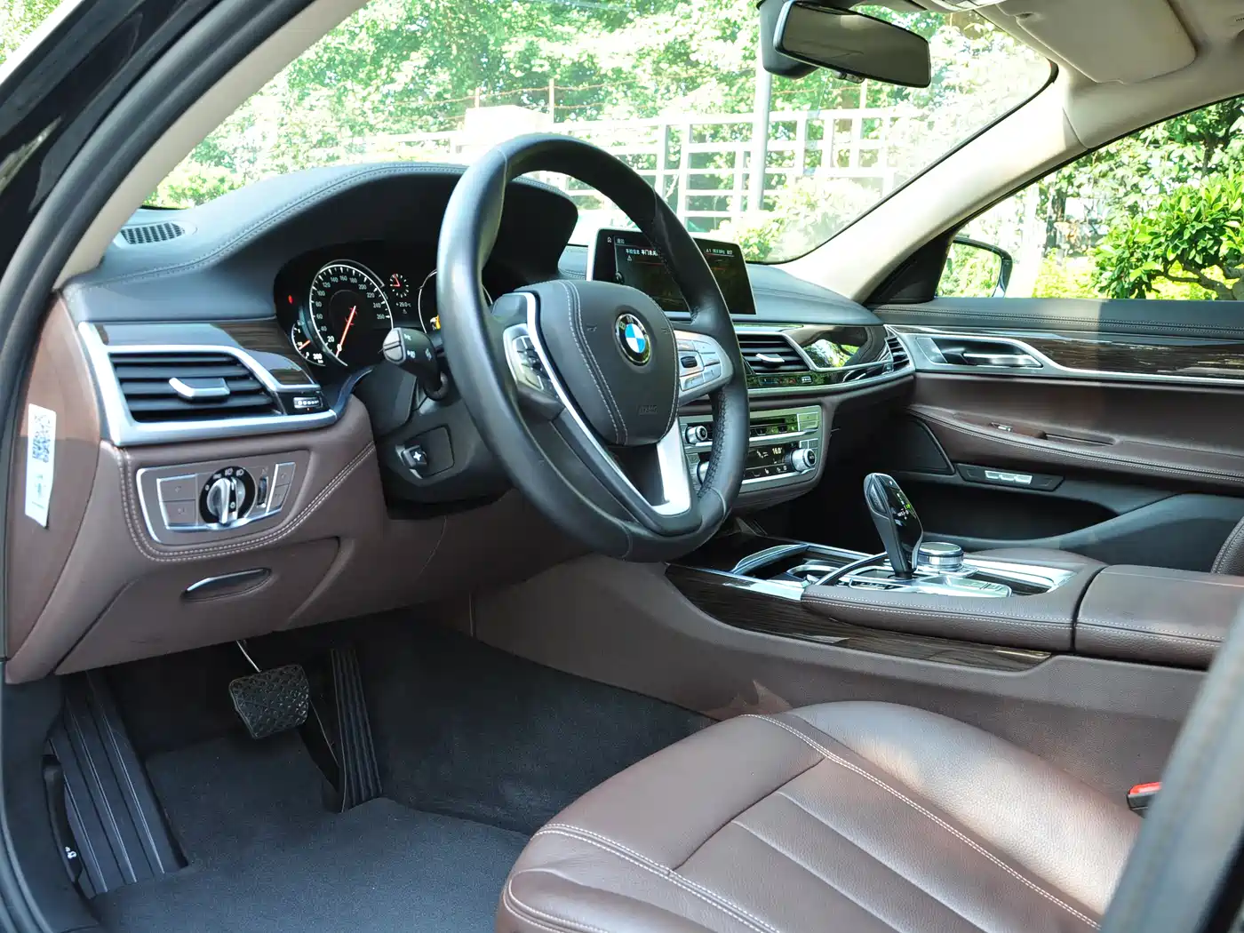 BMW 7 Series 2016 730Li Leading фото 6