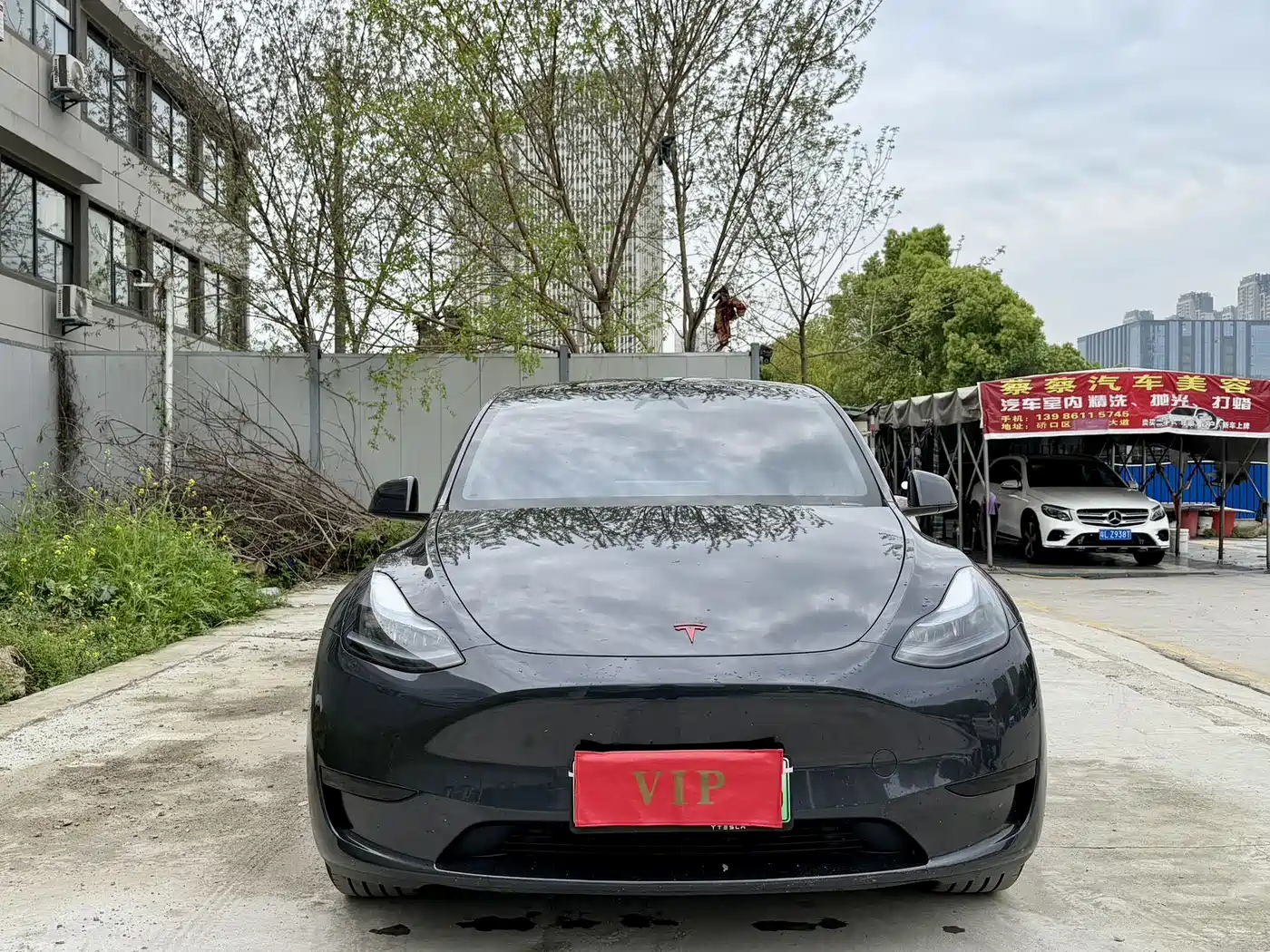 TESLA MODEL Y