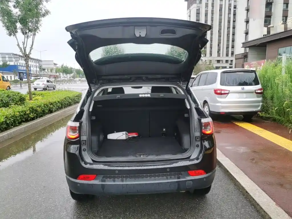 Photo 19 - Jeep Compass