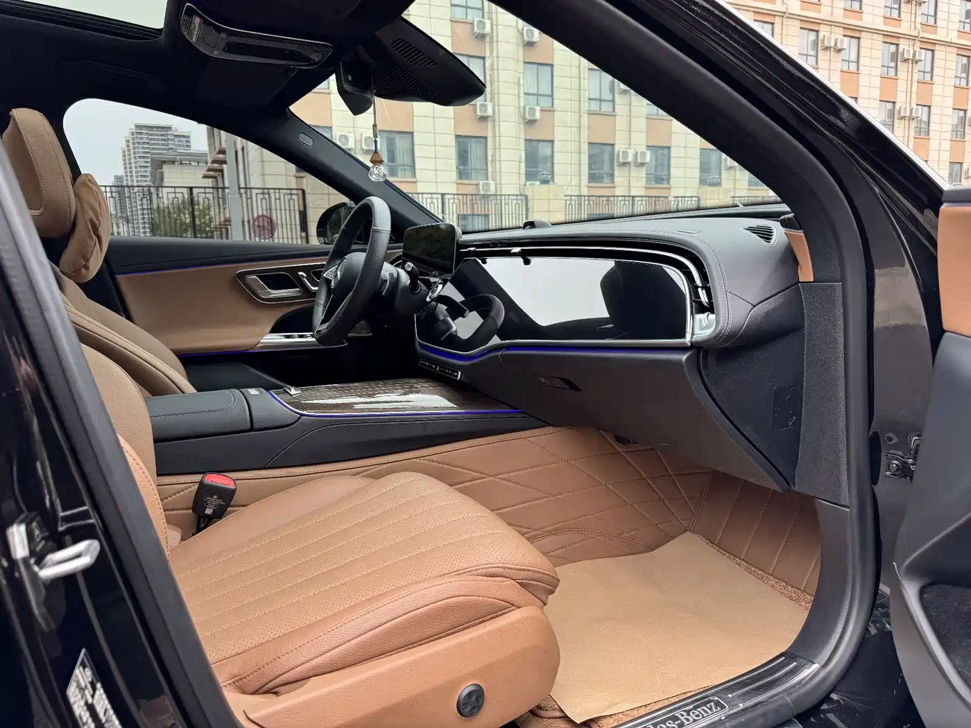 Mercedes-Benz E-Class 2024 Model E 300 L Luxury фото 20