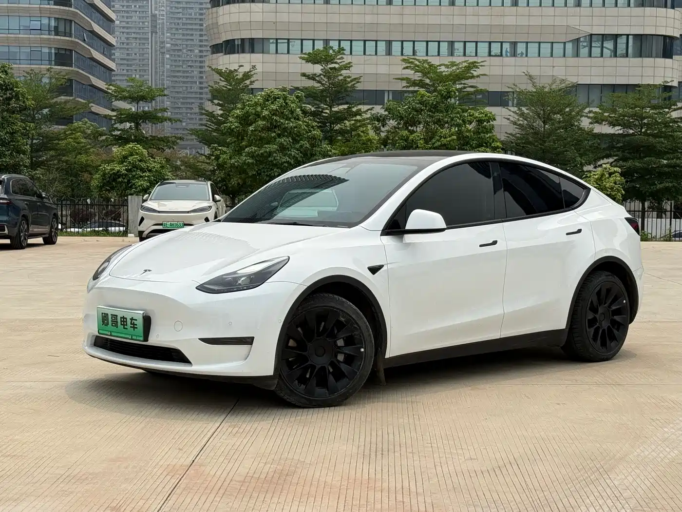 TESLA MODEL Y