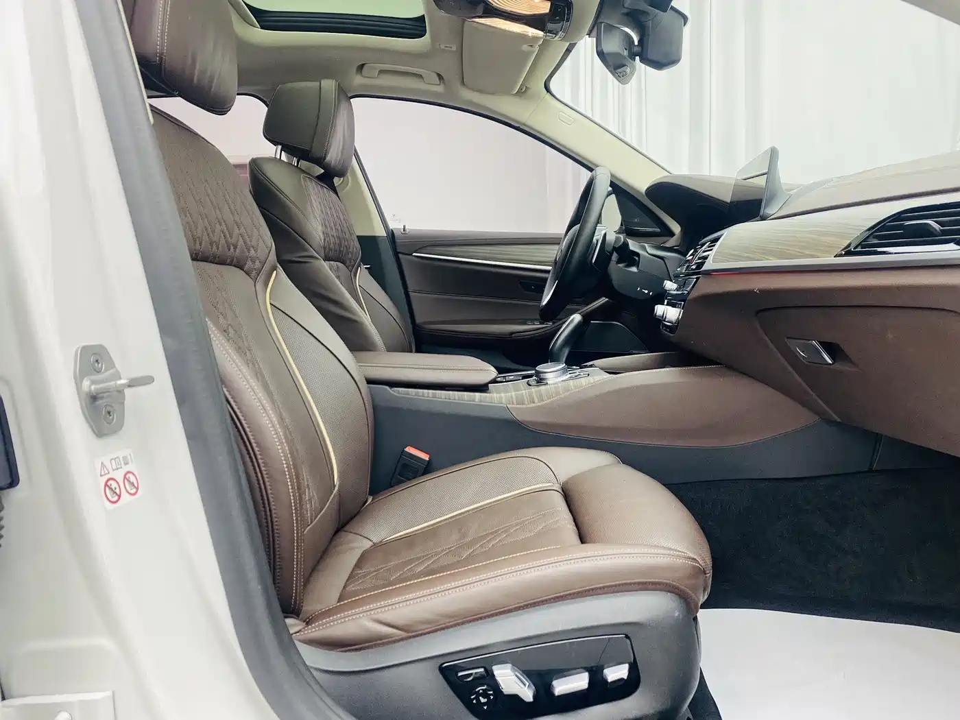 BMW 5 Series 2020 530Li Premium Luxury Package фото 14