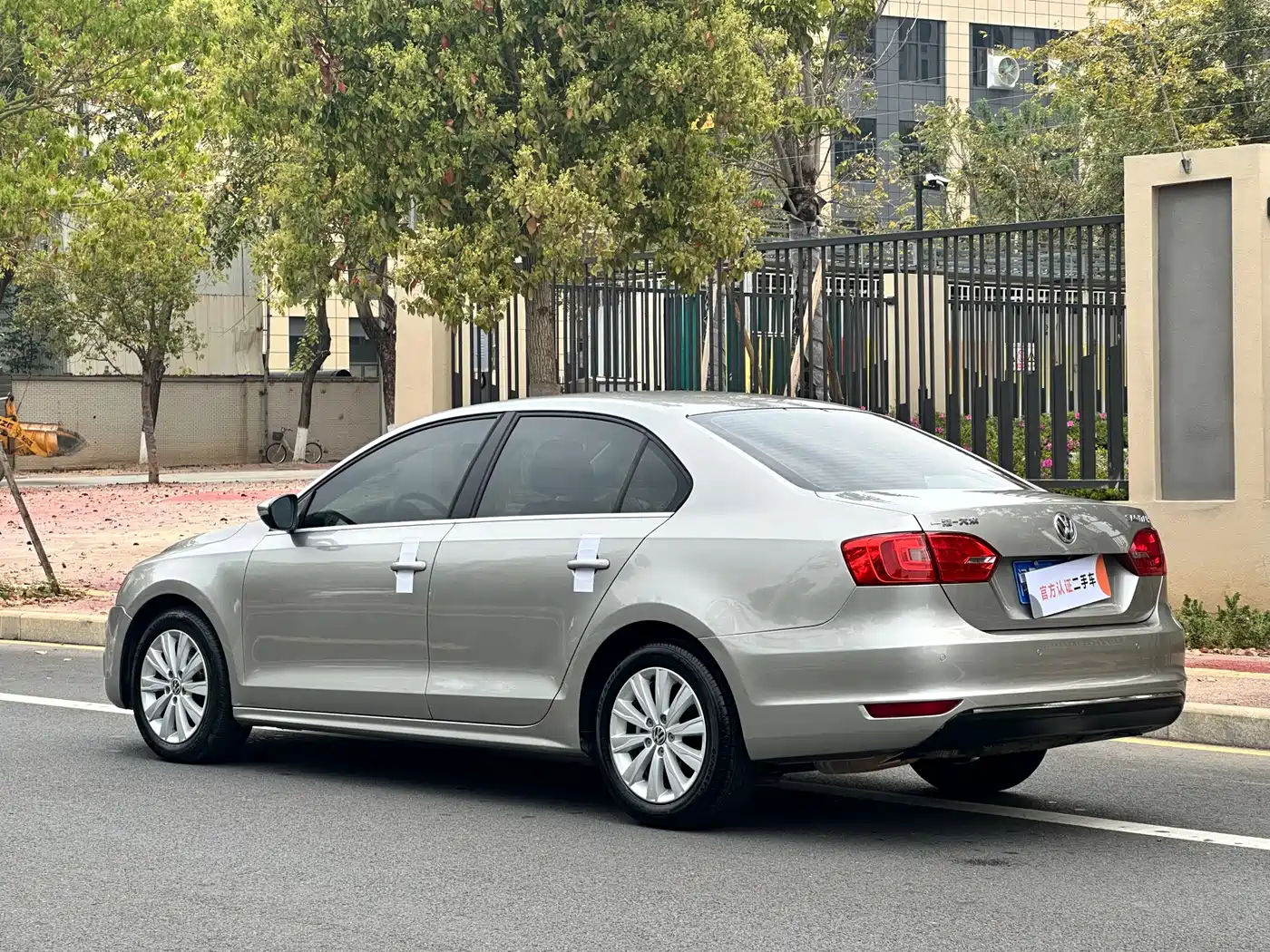 Volkswagen Sagitar 2014 Facelift 1.6L Automatic Comfort фото 10