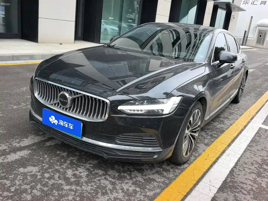 Volvo S90 Plug-in Hybrid 2023 2024 PHEV AWD Long Range Momentum Luxury Edition