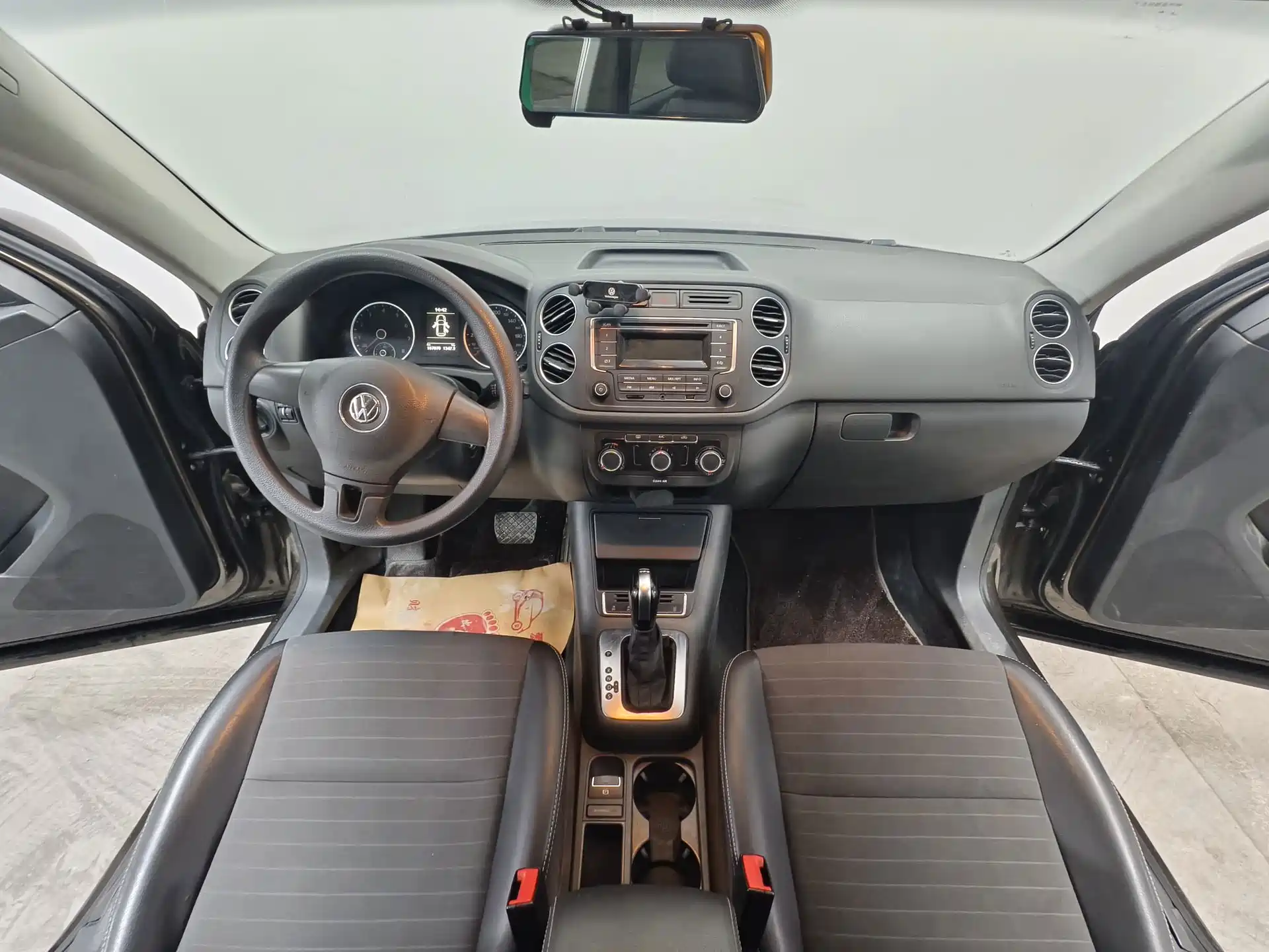 Photo 9 - Volkswagen Tiguan