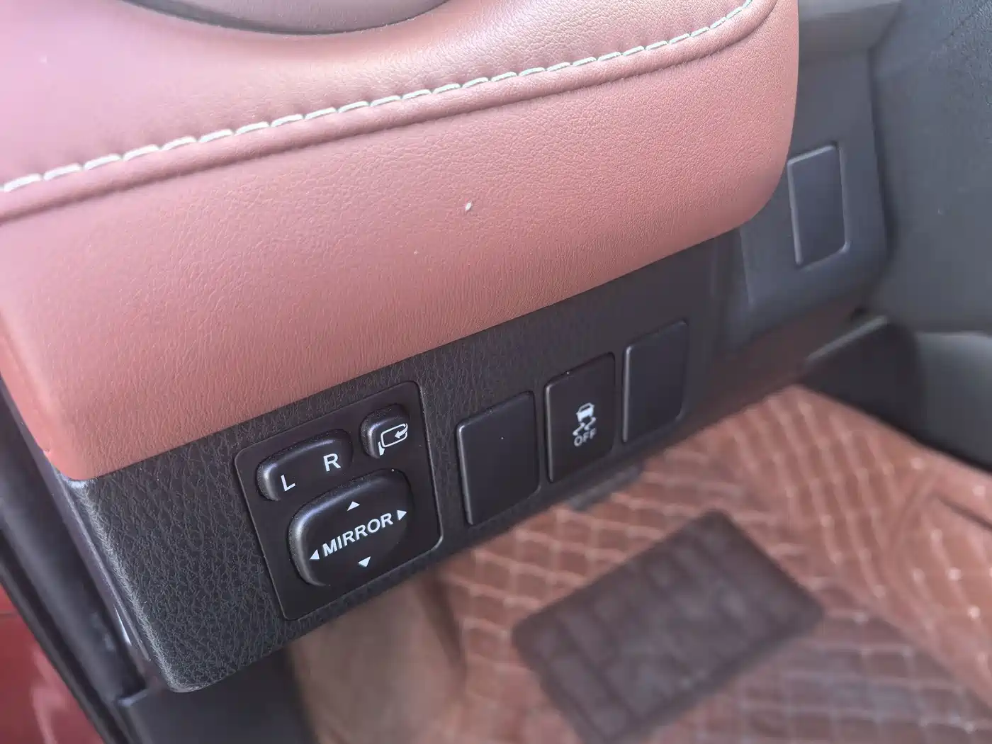 Toyota RAV4 Rongfang 2013 2.5L Auto 4WD Luxury фото 12