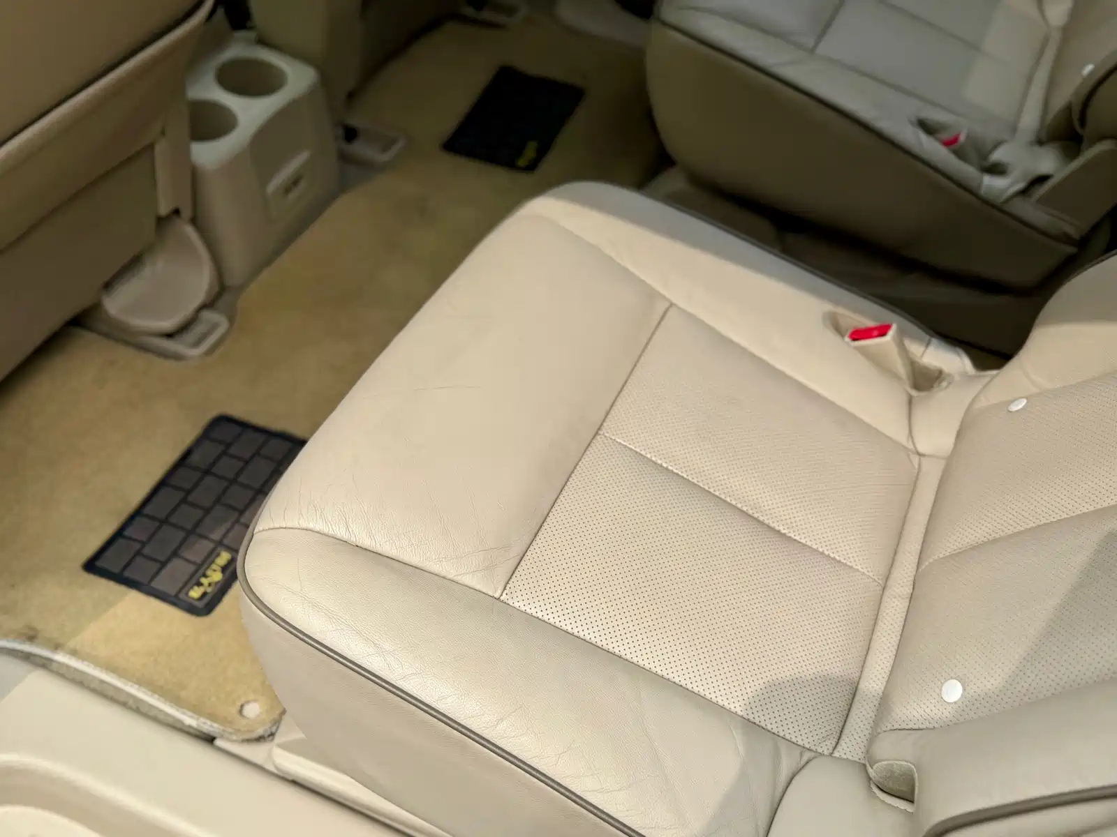 Photo 14 - Nissan Quest