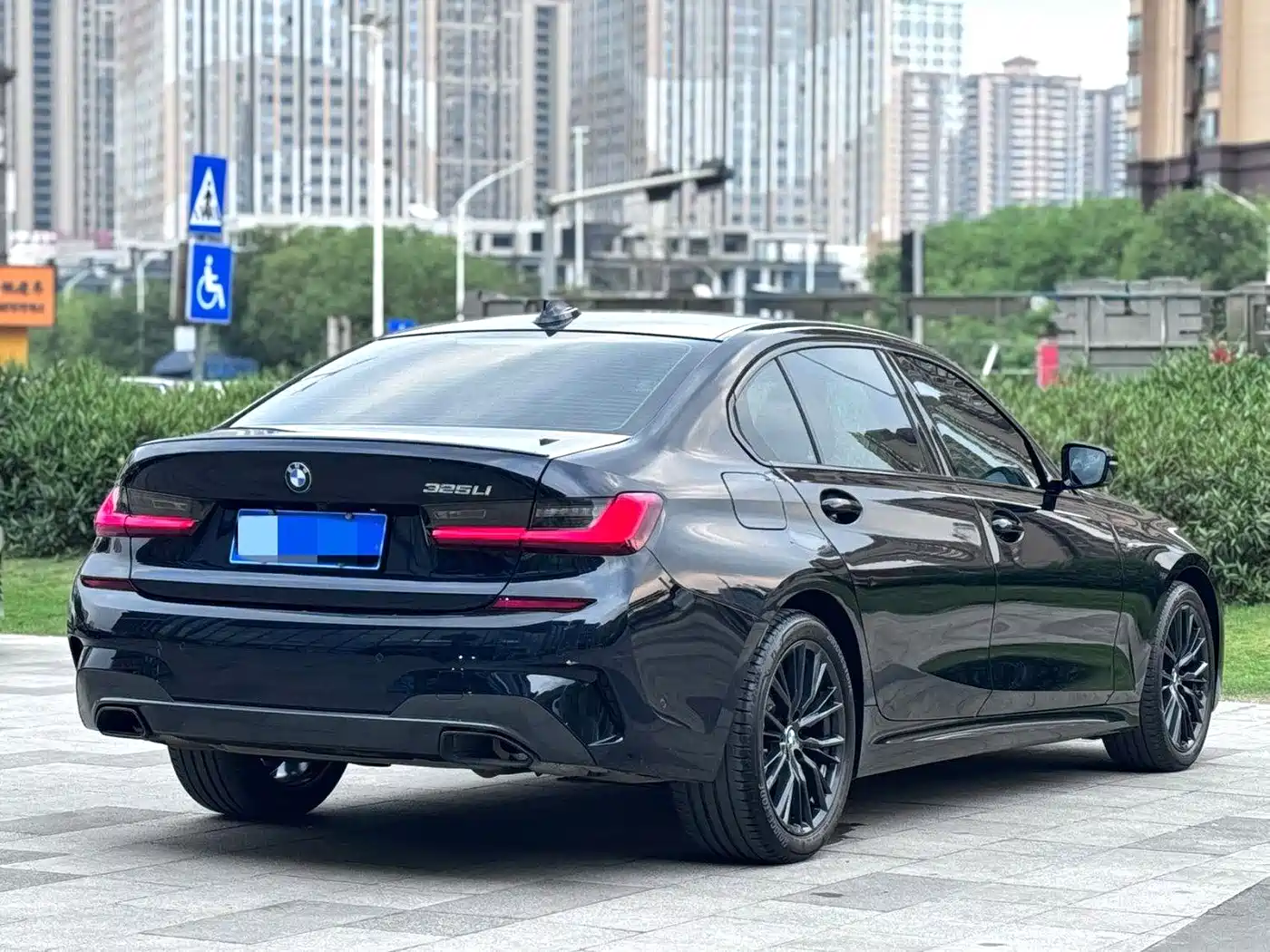 BMW 3 Series 2021 Facelift 325Li M Sport Shadow Edition фото 9