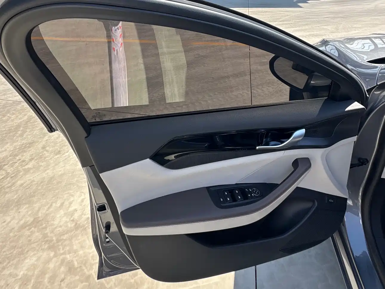 BYD Qin PLUS 2024 Glory Edition DM-i 55KM Leading фото 7