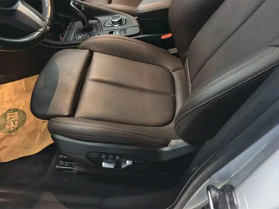 BMW X1 2022 sDrive25Li Leading фото 9
